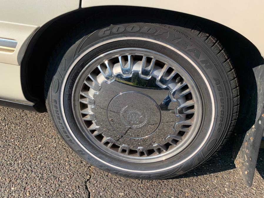 1997 Cadillac d''Elegance 4dr Sdn, available for sale in Waterbury, Connecticut | Platinum Auto Care. Waterbury, Connecticut 1997 Cadillac d''Elegance 4dr Sdn, available for sale in Waterbury, Connecticut | Platinum Auto Care. Waterbury, Connecticut