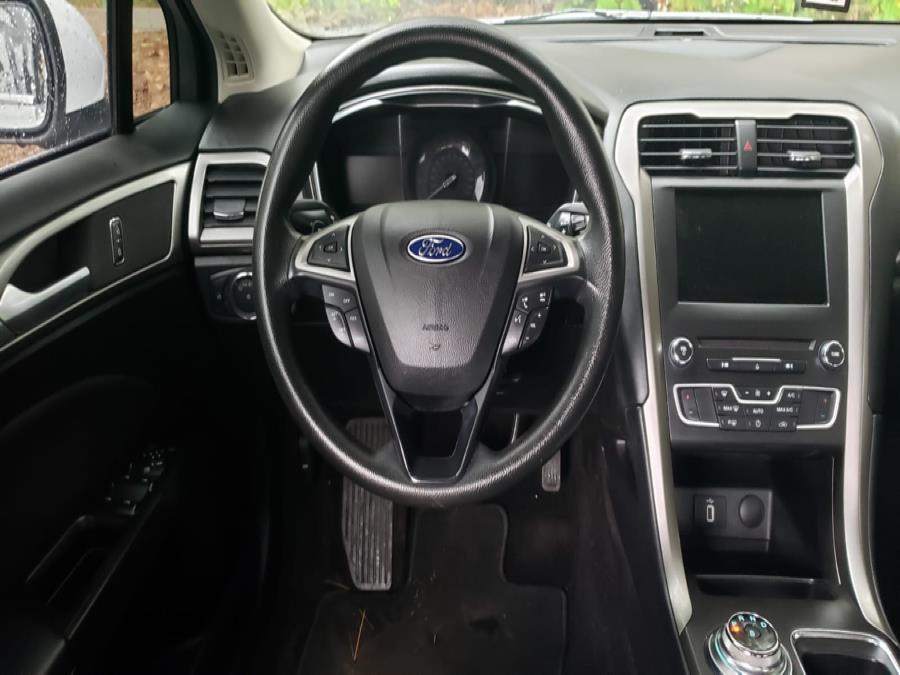 Used Ford Fusion SE FWD 2017 | Sena Motors Inc. Revere, Massachusetts Used Ford Fusion SE FWD 2017 | Sena Motors Inc. Revere, Massachusetts