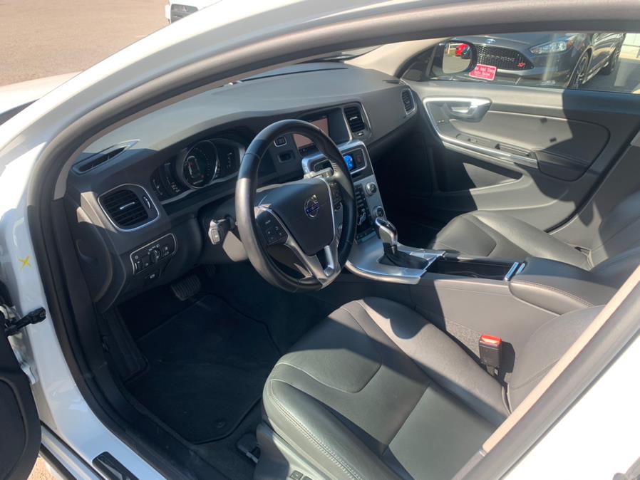 Used Volvo V60 Cross Country T5 AWD 2017 | Mike And Tony Auto Sales, Inc. South Windsor, Connecticut Used Volvo V60 Cross Country T5 AWD 2017 | Mike And Tony Auto Sales, Inc. South Windsor, Connecticut