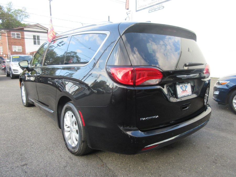 2019 Chrysler Pacifica Touring L FWD, available for sale in Linden, New Jersey | Route 27 Auto Mall. Linden, New Jersey 2019 Chrysler Pacifica Touring L FWD, available for sale in Linden, New Jersey | Route 27 Auto Mall. Linden, New Jersey