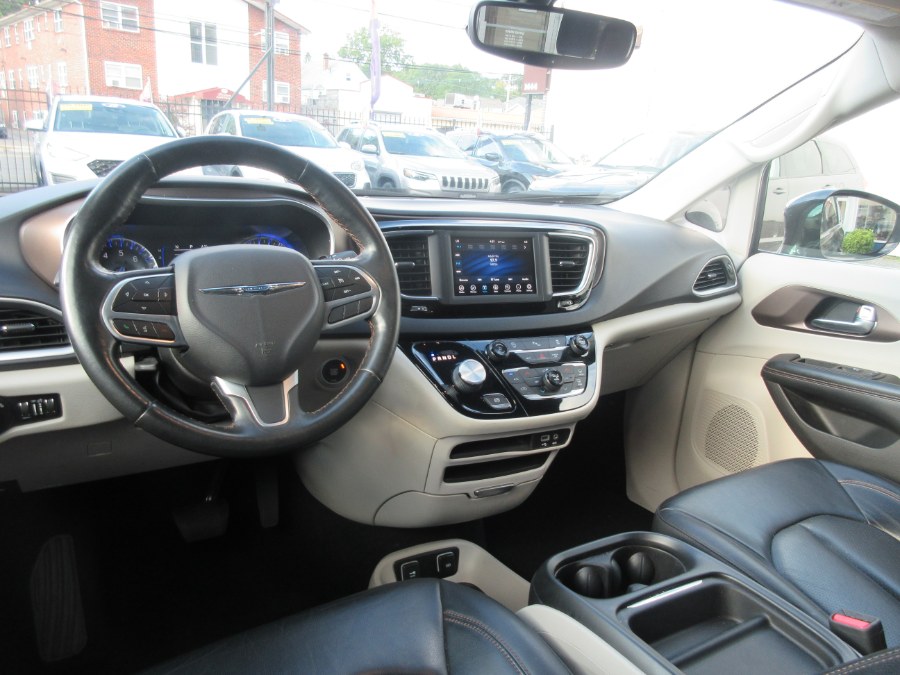 2019 Chrysler Pacifica Touring L FWD, available for sale in Linden, New Jersey | Route 27 Auto Mall. Linden, New Jersey 2019 Chrysler Pacifica Touring L FWD, available for sale in Linden, New Jersey | Route 27 Auto Mall. Linden, New Jersey