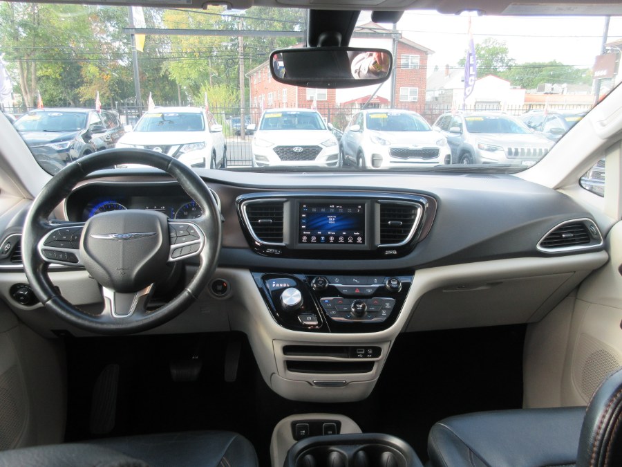 2019 Chrysler Pacifica Touring L FWD, available for sale in Linden, New Jersey | Route 27 Auto Mall. Linden, New Jersey 2019 Chrysler Pacifica Touring L FWD, available for sale in Linden, New Jersey | Route 27 Auto Mall. Linden, New Jersey
