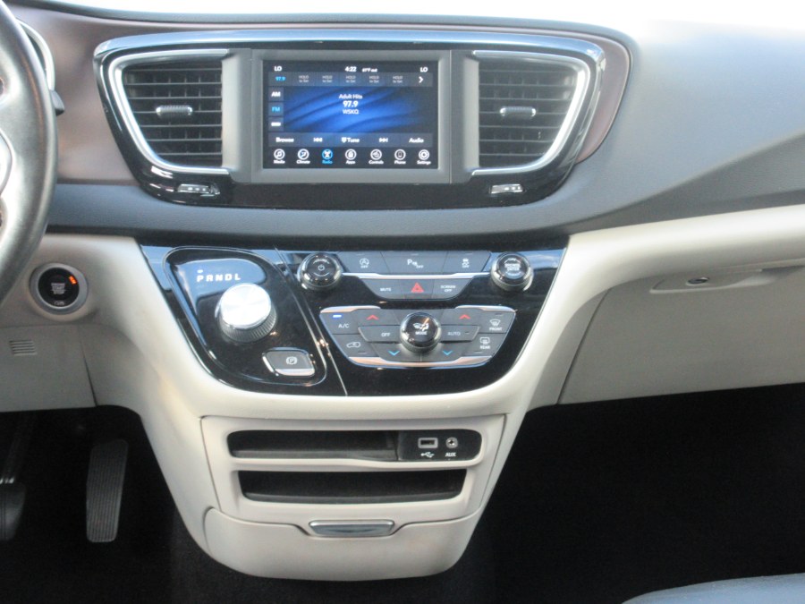2019 Chrysler Pacifica Touring L FWD, available for sale in Linden, New Jersey | Route 27 Auto Mall. Linden, New Jersey 2019 Chrysler Pacifica Touring L FWD, available for sale in Linden, New Jersey | Route 27 Auto Mall. Linden, New Jersey