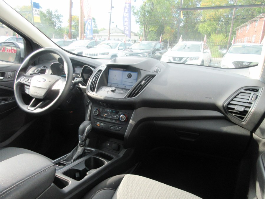 Used Ford Escape SE FWD 2019 | Route 27 Auto Mall. Linden, New Jersey Used Ford Escape SE FWD 2019 | Route 27 Auto Mall. Linden, New Jersey