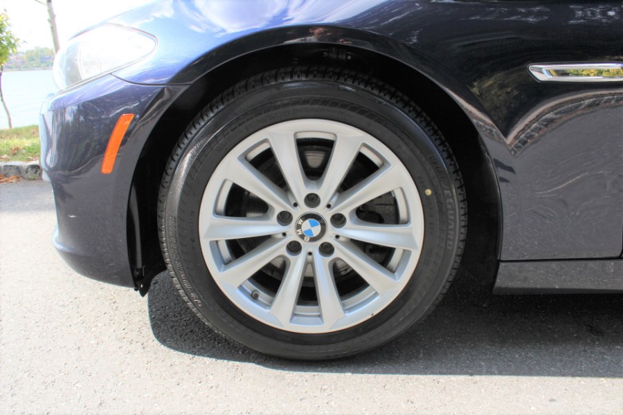2014 BMW 5 Series 4dr Sdn 528i xDrive AWD, available for sale in Great Neck, New York | Great Neck Car Buyers & Sellers. Great Neck, New York 2014 BMW 5 Series 4dr Sdn 528i xDrive AWD, available for sale in Great Neck, New York | Great Neck Car Buyers & Sellers. Great Neck, New York