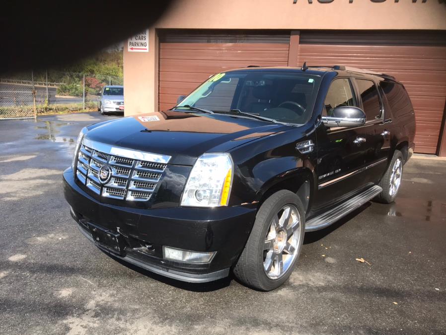 2010 Cadillac Escalade ESV AWD 4dr Luxury, available for sale in West Hartford, Connecticut | AutoMax. West Hartford, Connecticut