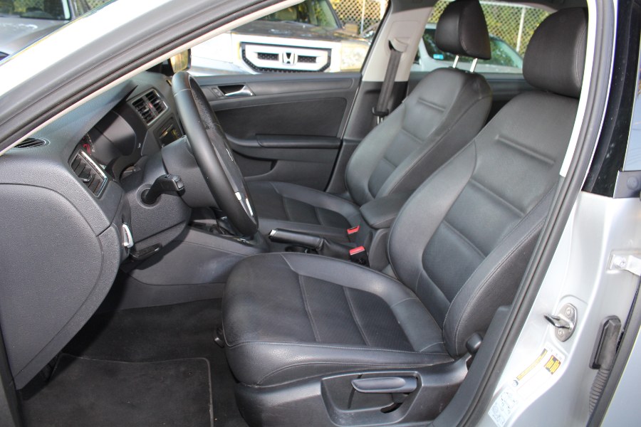 2011 Volkswagen Jetta Sedan 4dr Auto SE w/Convenience & Sunroof PZEV, available for sale in Paterson, New Jersey | Xcell Motors LLC. Paterson, New Jersey 2011 Volkswagen Jetta Sedan 4dr Auto SE w/Convenience & Sunroof PZEV, available for sale in Paterson, New Jersey | Xcell Motors LLC. Paterson, New Jersey