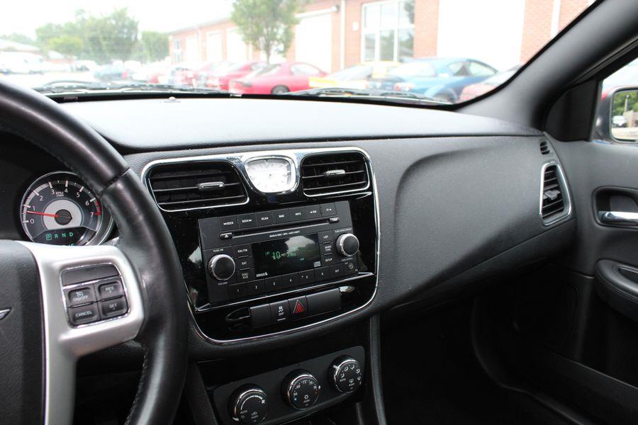 Used Chrysler 200 4dr Sdn Touring 2014 | CARMANIA USA. Chesapeake, Virginia Used Chrysler 200 4dr Sdn Touring 2014 | CARMANIA USA. Chesapeake, Virginia