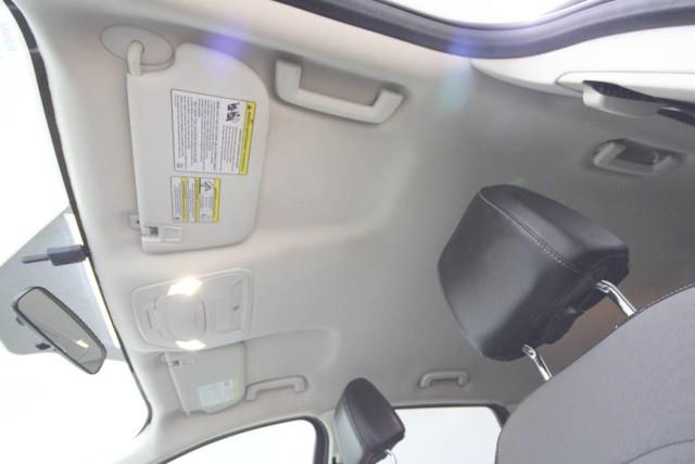 Used Ford Escape SE 4WD w/ rearCam 2017 | Car Revolution. Maple Shade, New Jersey Used Ford Escape SE 4WD w/ rearCam 2017 | Car Revolution. Maple Shade, New Jersey