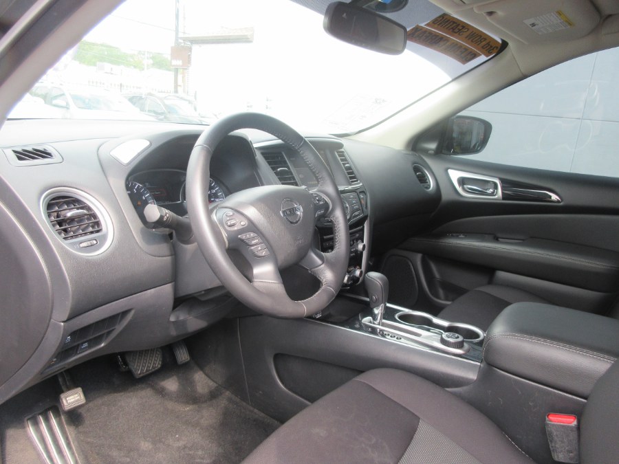 2019 Nissan Pathfinder 4x4 SV, available for sale in Linden, New Jersey | Route 27 Auto Mall. Linden, New Jersey 2019 Nissan Pathfinder 4x4 SV, available for sale in Linden, New Jersey | Route 27 Auto Mall. Linden, New Jersey