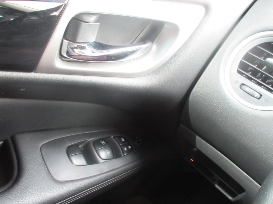 2019 Nissan Pathfinder 4x4 SV, available for sale in Linden, New Jersey | Route 27 Auto Mall. Linden, New Jersey 2019 Nissan Pathfinder 4x4 SV, available for sale in Linden, New Jersey | Route 27 Auto Mall. Linden, New Jersey