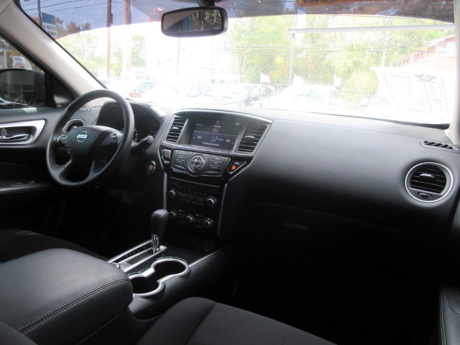 2019 Nissan Pathfinder 4x4 SV, available for sale in Linden, New Jersey | Route 27 Auto Mall. Linden, New Jersey 2019 Nissan Pathfinder 4x4 SV, available for sale in Linden, New Jersey | Route 27 Auto Mall. Linden, New Jersey