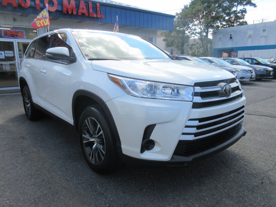 2019 Toyota Highlander LE Plus V6 FWD (Natl), available for sale in Linden, New Jersey | Route 27 Auto Mall. Linden, New Jersey 2019 Toyota Highlander LE Plus V6 FWD (Natl), available for sale in Linden, New Jersey | Route 27 Auto Mall. Linden, New Jersey