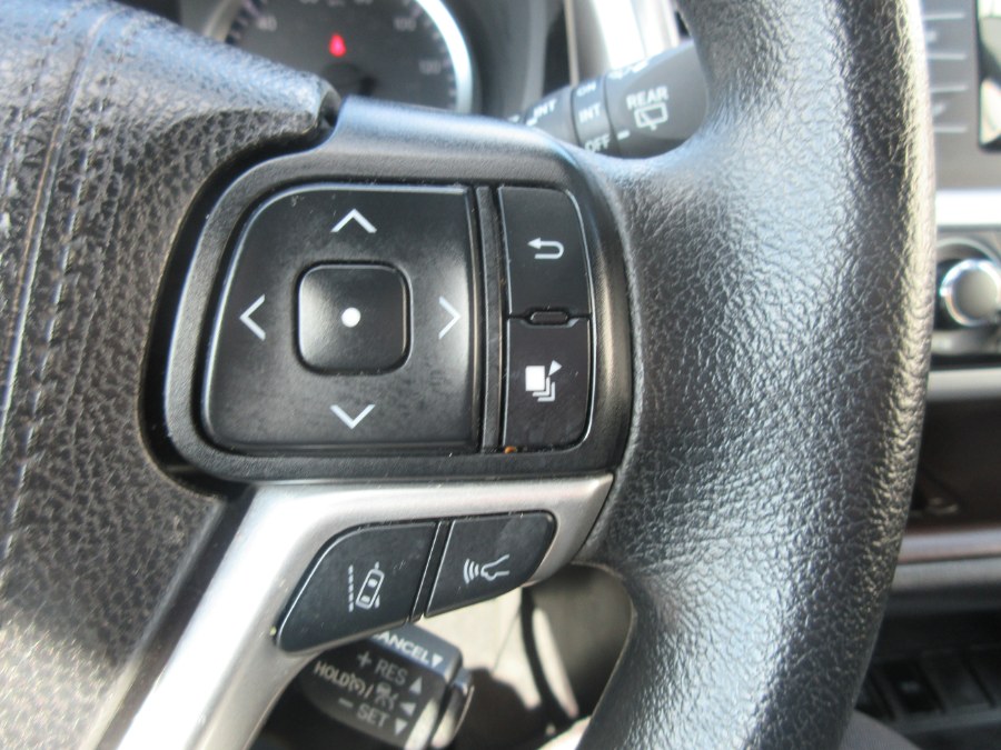 2019 Toyota Highlander LE Plus V6 FWD (Natl), available for sale in Linden, New Jersey | Route 27 Auto Mall. Linden, New Jersey 2019 Toyota Highlander LE Plus V6 FWD (Natl), available for sale in Linden, New Jersey | Route 27 Auto Mall. Linden, New Jersey
