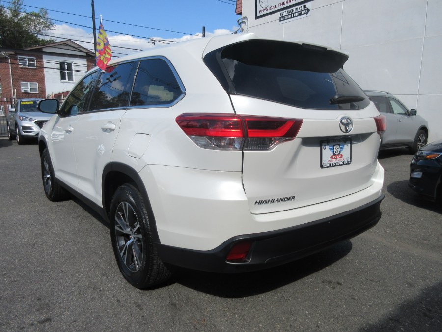 2019 Toyota Highlander LE Plus V6 FWD (Natl), available for sale in Linden, New Jersey | Route 27 Auto Mall. Linden, New Jersey 2019 Toyota Highlander LE Plus V6 FWD (Natl), available for sale in Linden, New Jersey | Route 27 Auto Mall. Linden, New Jersey