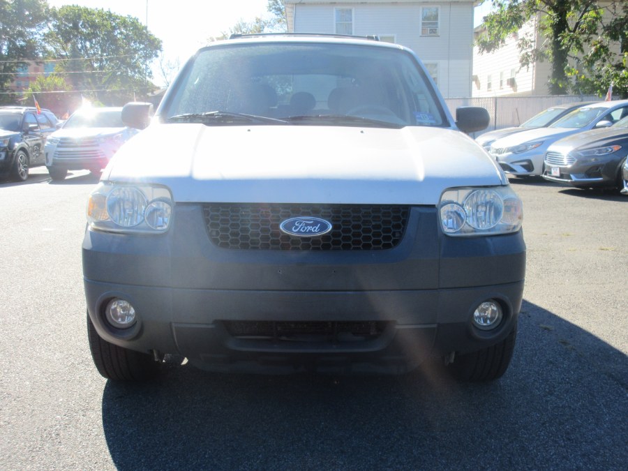 2006 Ford Escape 4dr 3.0L XLT 4WD, available for sale in Linden, New Jersey | Route 27 Auto Mall. Linden, New Jersey 2006 Ford Escape 4dr 3.0L XLT 4WD, available for sale in Linden, New Jersey | Route 27 Auto Mall. Linden, New Jersey