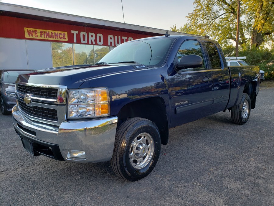 2010 Chevrolet Silverado 2500HD 4WD Ext Cab 143.5" LT, available for sale in East Windsor, Connecticut | Toro Auto. East Windsor, Connecticut