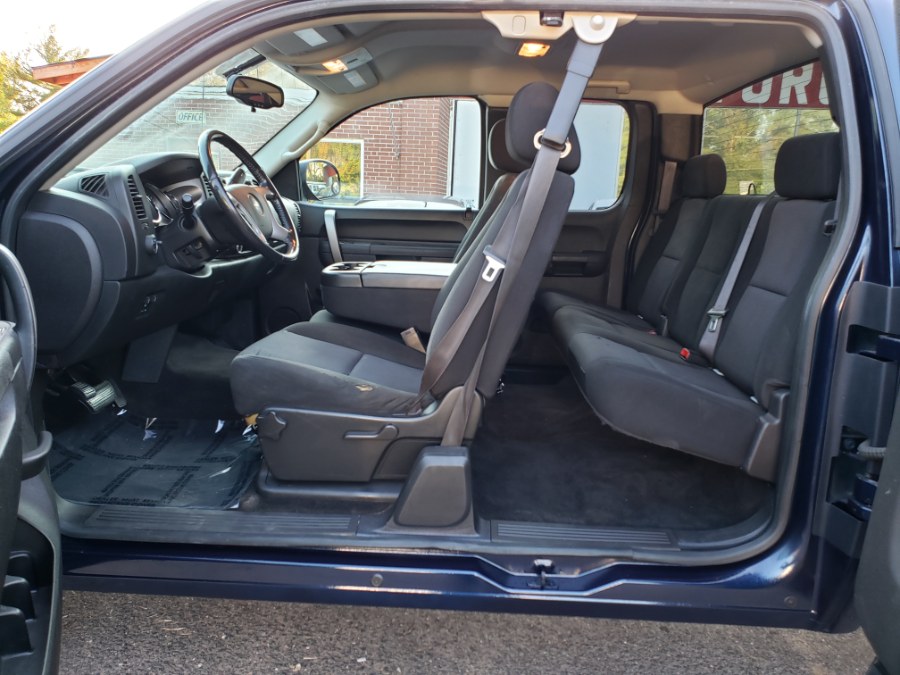 2010 Chevrolet Silverado 2500HD 4WD Ext Cab 143.5" LT, available for sale in East Windsor, Connecticut | Toro Auto. East Windsor, Connecticut 2010 Chevrolet Silverado 2500HD 4WD Ext Cab 143.5" LT, available for sale in East Windsor, Connecticut | Toro Auto. East Windsor, Connecticut