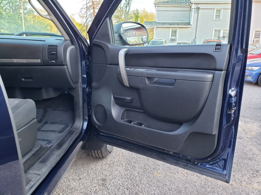 2010 Chevrolet Silverado 2500HD 4WD Ext Cab 143.5" LT, available for sale in East Windsor, Connecticut | Toro Auto. East Windsor, Connecticut 2010 Chevrolet Silverado 2500HD 4WD Ext Cab 143.5" LT, available for sale in East Windsor, Connecticut | Toro Auto. East Windsor, Connecticut