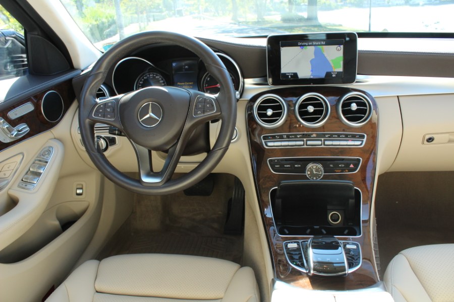 Used Mercedes-Benz C-Class 4dr Sdn C300 Luxury 4MATIC 2016 | Great Neck Car Buyers & Sellers. Great Neck, New York Used Mercedes-Benz C-Class 4dr Sdn C300 Luxury 4MATIC 2016 | Great Neck Car Buyers & Sellers. Great Neck, New York