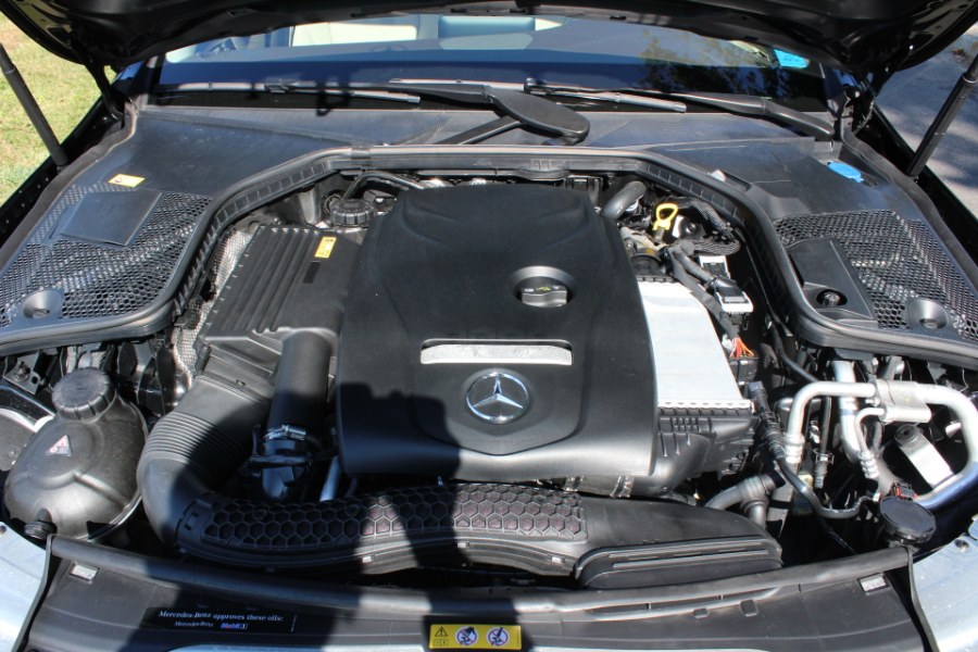Used Mercedes-Benz C-Class 4dr Sdn C300 Luxury 4MATIC 2016 | Great Neck Car Buyers & Sellers. Great Neck, New York Used Mercedes-Benz C-Class 4dr Sdn C300 Luxury 4MATIC 2016 | Great Neck Car Buyers & Sellers. Great Neck, New York