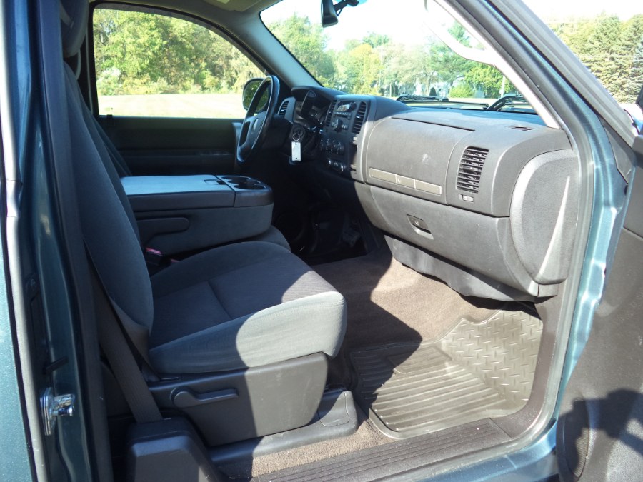 2009 GMC Sierra 1500 4WD Ext Cab 143.5" SLE, available for sale in Berlin, Connecticut | International Motorcars llc. Berlin, Connecticut 2009 GMC Sierra 1500 4WD Ext Cab 143.5" SLE, available for sale in Berlin, Connecticut | International Motorcars llc. Berlin, Connecticut