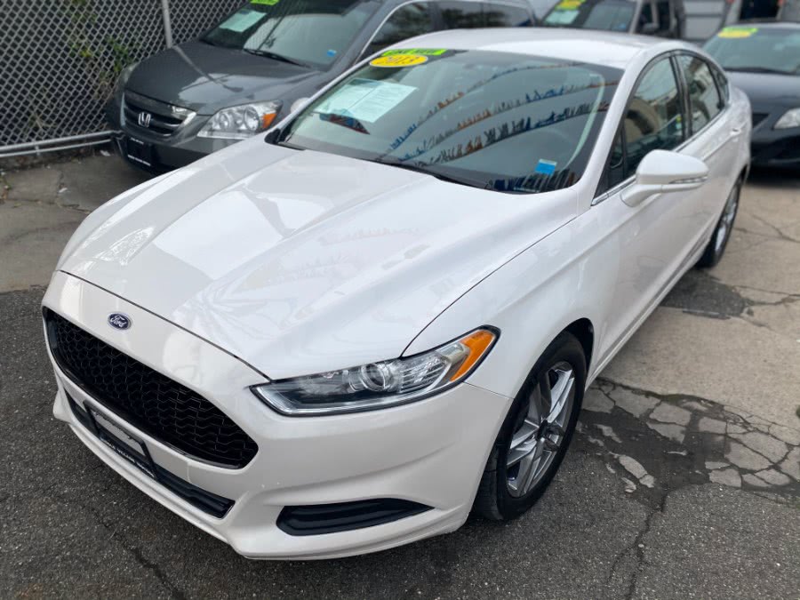 2013 Ford Fusion 4dr Sdn SE FWD, available for sale in Middle Village, New York | Middle Village Motors . Middle Village, New York