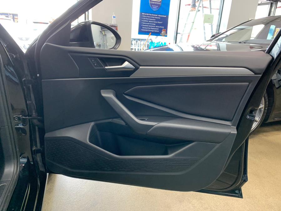 2019 Volkswagen Jetta R-Line Auto w/SULEV, available for sale in Inwood, New York | 5 Towns Drive. Inwood, New York 2019 Volkswagen Jetta R-Line Auto w/SULEV, available for sale in Inwood, New York | 5 Towns Drive. Inwood, New York