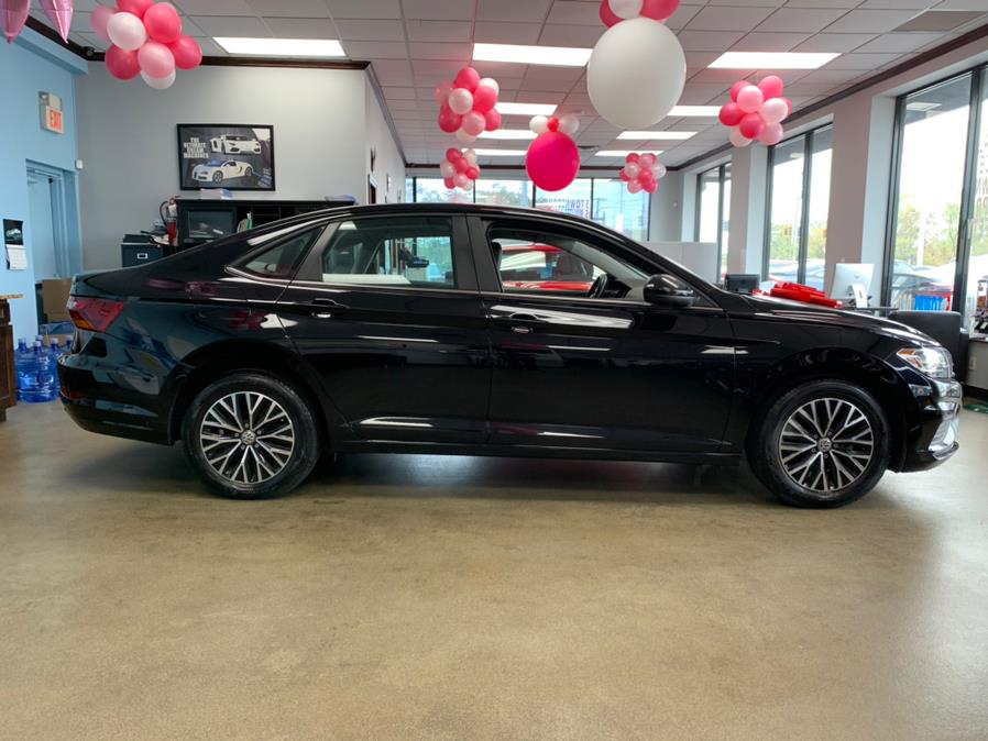 2019 Volkswagen Jetta R-Line Auto w/SULEV, available for sale in Inwood, New York | 5 Towns Drive. Inwood, New York 2019 Volkswagen Jetta R-Line Auto w/SULEV, available for sale in Inwood, New York | 5 Towns Drive. Inwood, New York