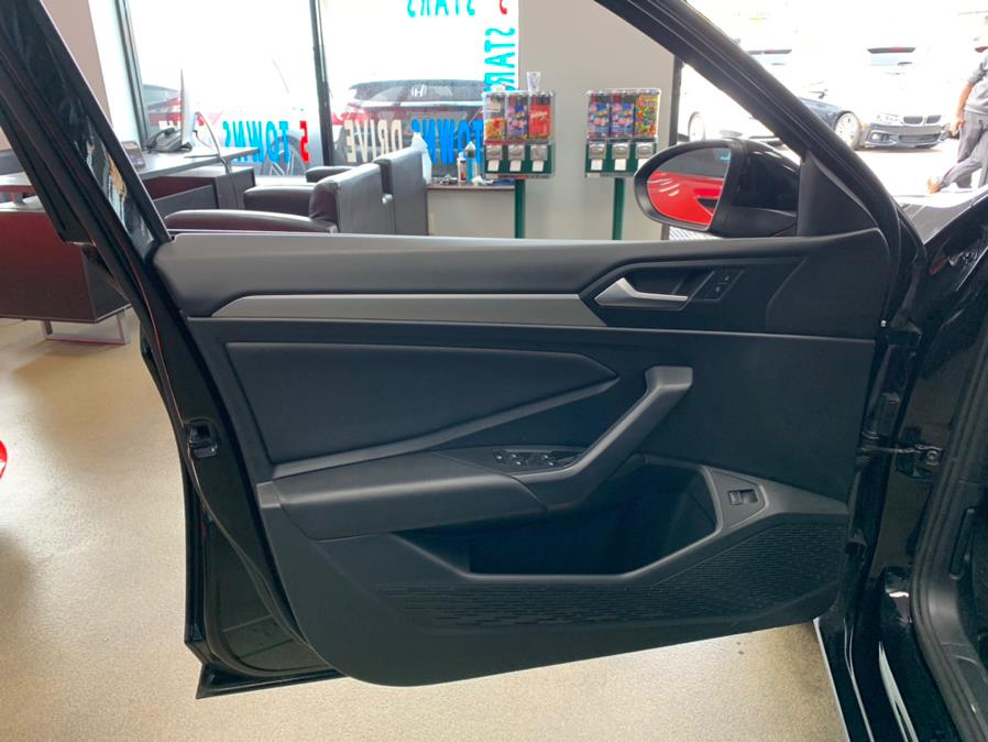 2019 Volkswagen Jetta R-Line Auto w/SULEV, available for sale in Inwood, New York | 5 Towns Drive. Inwood, New York 2019 Volkswagen Jetta R-Line Auto w/SULEV, available for sale in Inwood, New York | 5 Towns Drive. Inwood, New York