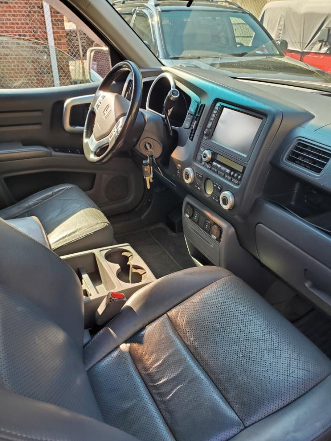 2007 Honda Ridgeline 4WD Crew Cab RTL w/Leather & Navi, available for sale in Shelton, Connecticut | Center Motorsports LLC. Shelton, Connecticut 2007 Honda Ridgeline 4WD Crew Cab RTL w/Leather & Navi, available for sale in Shelton, Connecticut | Center Motorsports LLC. Shelton, Connecticut