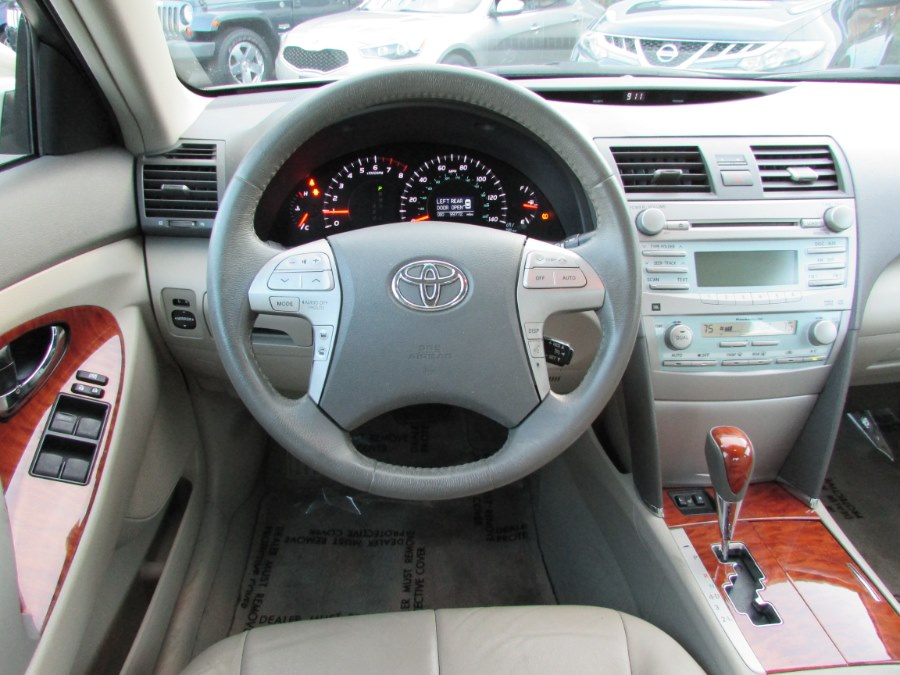 2009 Toyota Camry 4dr Sdn I4 Auto XLE (Natl), available for sale in East Windsor, Connecticut | United Auto Sales of E Windsor, Inc. East Windsor, Connecticut 2009 Toyota Camry 4dr Sdn I4 Auto XLE (Natl), available for sale in East Windsor, Connecticut | United Auto Sales of E Windsor, Inc. East Windsor, Connecticut