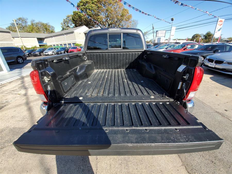 Used Toyota Tacoma SR5 Double Cab 5'' Bed V6 4x4 AT (Natl) 2017 | Sunrise Auto Outlet. Amityville, New York Used Toyota Tacoma SR5 Double Cab 5'' Bed V6 4x4 AT (Natl) 2017 | Sunrise Auto Outlet. Amityville, New York