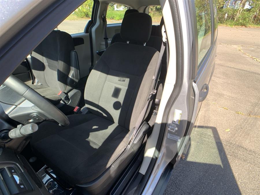 2015 Dodge Grand Caravan 4dr Wgn SE, available for sale in Stratford, Connecticut | Wiz Leasing Inc. Stratford, Connecticut 2015 Dodge Grand Caravan 4dr Wgn SE, available for sale in Stratford, Connecticut | Wiz Leasing Inc. Stratford, Connecticut