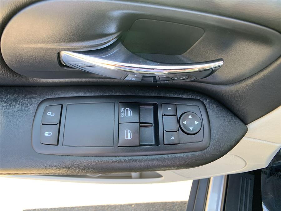 2015 Dodge Grand Caravan 4dr Wgn SE, available for sale in Stratford, Connecticut | Wiz Leasing Inc. Stratford, Connecticut 2015 Dodge Grand Caravan 4dr Wgn SE, available for sale in Stratford, Connecticut | Wiz Leasing Inc. Stratford, Connecticut