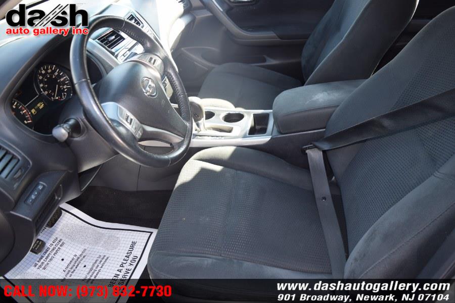 Used Nissan Altima 4dr Sdn I4 2.5 S 2015 | Dash Auto Gallery Inc.. Newark, New Jersey Used Nissan Altima 4dr Sdn I4 2.5 S 2015 | Dash Auto Gallery Inc.. Newark, New Jersey