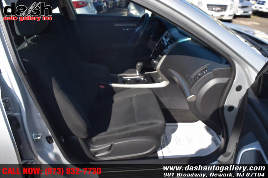 Used Nissan Altima 4dr Sdn I4 2.5 S 2015 | Dash Auto Gallery Inc.. Newark, New Jersey Used Nissan Altima 4dr Sdn I4 2.5 S 2015 | Dash Auto Gallery Inc.. Newark, New Jersey