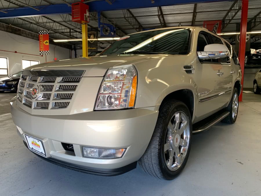 2013 Cadillac Escalade AWD 4dr Luxury, available for sale in West Babylon , New York | MP Motors Inc. West Babylon , New York