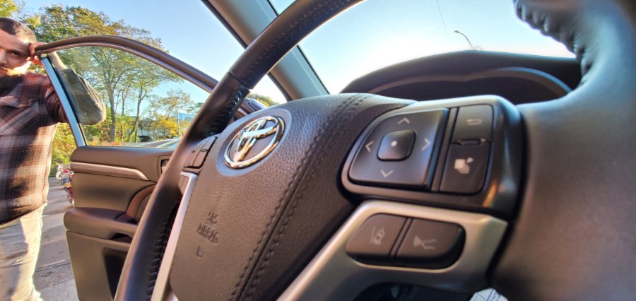 Used Toyota Highlander Limited Platinum V6 AWD (Natl) 2019 | Rubber Bros Auto World. Brooklyn, New York Used Toyota Highlander Limited Platinum V6 AWD (Natl) 2019 | Rubber Bros Auto World. Brooklyn, New York