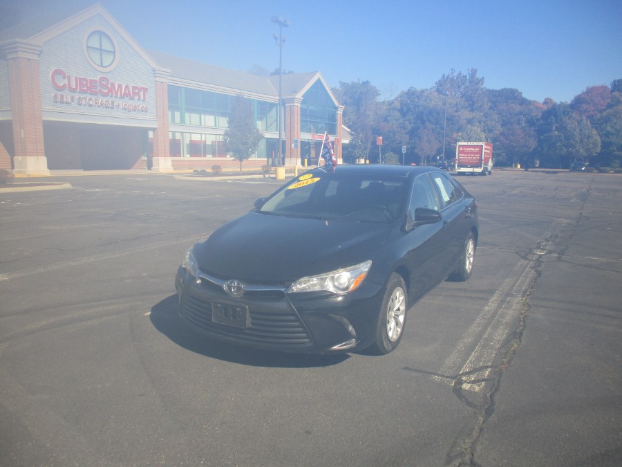2015 Toyota Camry 4dr Sdn I4 Auto LE (Natl), available for sale in New Britain, Connecticut | Universal Motors LLC. New Britain, Connecticut