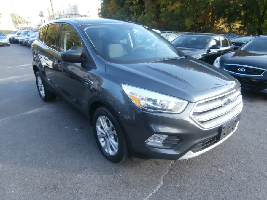 2017 Ford Escape SE 4WD, available for sale in Waterbury, Connecticut | Jim Juliani Motors. Waterbury, Connecticut