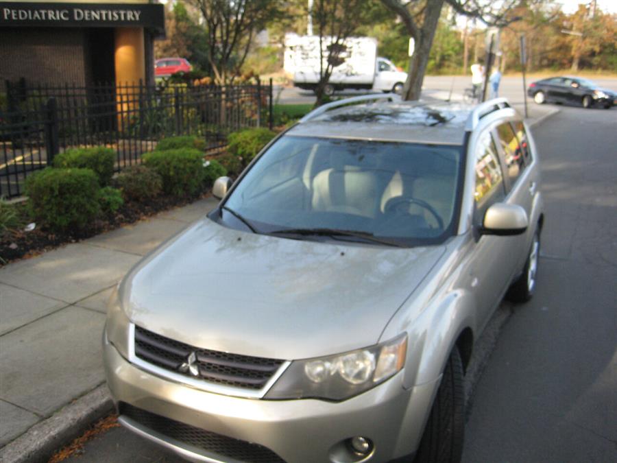2008 Mitsubishi Outlander XLS AWD 4dr SUV, available for sale in Massapequa, New York | Rite Choice Auto Inc.. Massapequa, New York 2008 Mitsubishi Outlander XLS AWD 4dr SUV, available for sale in Massapequa, New York | Rite Choice Auto Inc.. Massapequa, New York