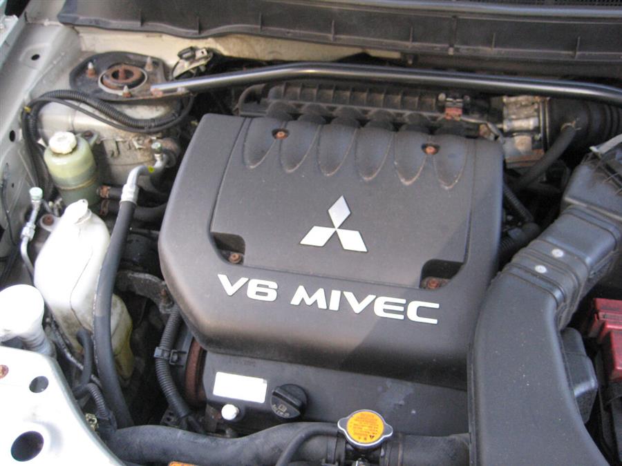 2008 Mitsubishi Outlander XLS AWD 4dr SUV, available for sale in Massapequa, New York | Rite Choice Auto Inc.. Massapequa, New York 2008 Mitsubishi Outlander XLS AWD 4dr SUV, available for sale in Massapequa, New York | Rite Choice Auto Inc.. Massapequa, New York