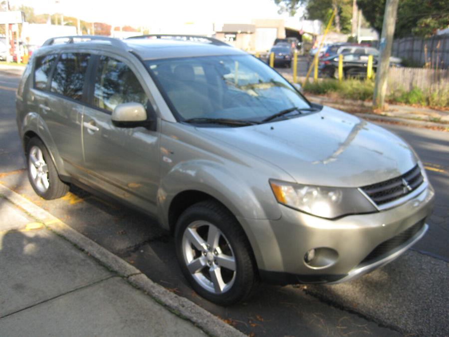 2008 Mitsubishi Outlander XLS AWD 4dr SUV, available for sale in Massapequa, New York | Rite Choice Auto Inc.. Massapequa, New York 2008 Mitsubishi Outlander XLS AWD 4dr SUV, available for sale in Massapequa, New York | Rite Choice Auto Inc.. Massapequa, New York