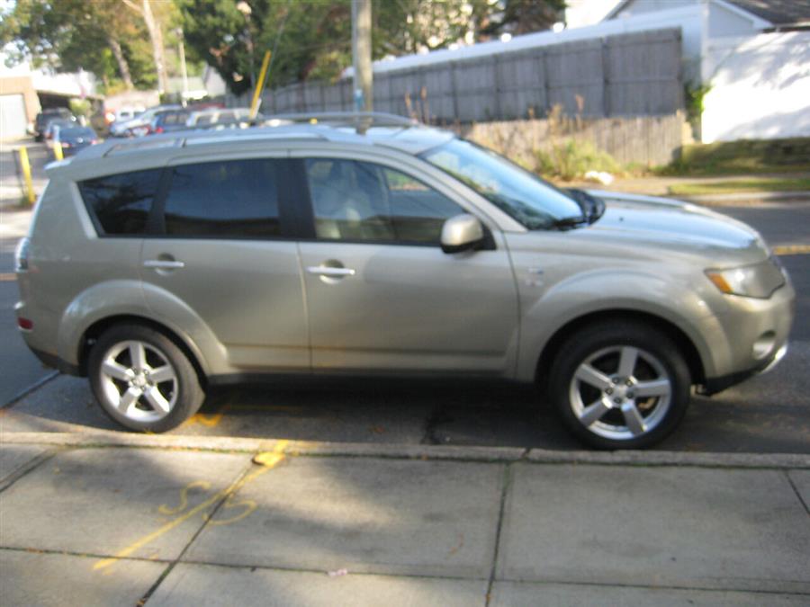2008 Mitsubishi Outlander XLS AWD 4dr SUV, available for sale in Massapequa, New York | Rite Choice Auto Inc.. Massapequa, New York 2008 Mitsubishi Outlander XLS AWD 4dr SUV, available for sale in Massapequa, New York | Rite Choice Auto Inc.. Massapequa, New York