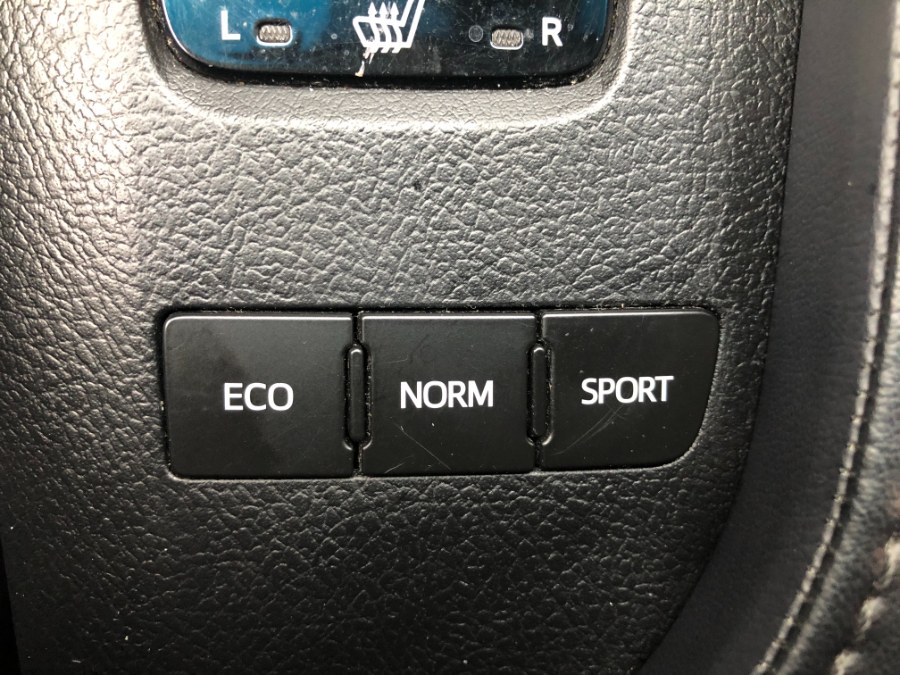 2014 Toyota Avalon 4dr Sdn XLE (Natl), available for sale in Bristol, Connecticut | Bristol Auto Center LLC. Bristol, Connecticut 2014 Toyota Avalon 4dr Sdn XLE (Natl), available for sale in Bristol, Connecticut | Bristol Auto Center LLC. Bristol, Connecticut