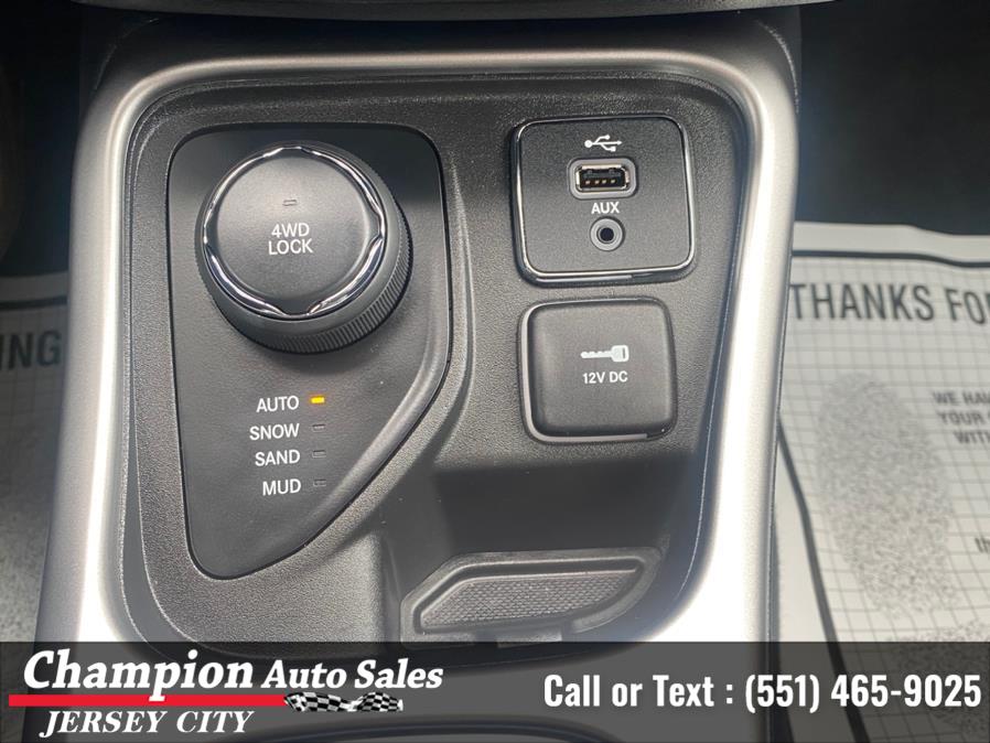 Used Jeep Compass Latitude 4x4 2018 | Champion Auto Sales of JC. Jersey City, New Jersey Used Jeep Compass Latitude 4x4 2018 | Champion Auto Sales of JC. Jersey City, New Jersey