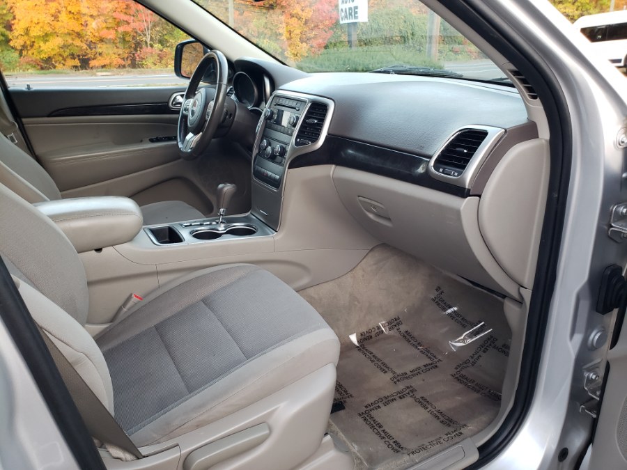 Used Jeep Grand Cherokee 4WD 4dr Laredo 2011 | Toro Auto. East Windsor, Connecticut Used Jeep Grand Cherokee 4WD 4dr Laredo 2011 | Toro Auto. East Windsor, Connecticut