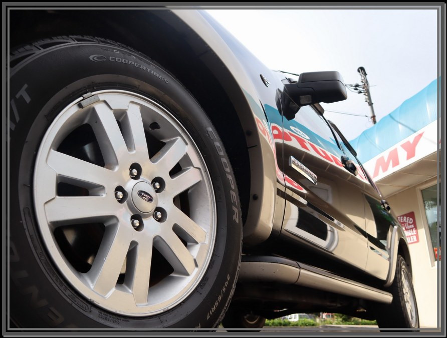 2008 Ford Explorer 4WD 4dr V8 Eddie Bauer, available for sale in Huntington Station, New York | My Auto Inc.. Huntington Station, New York 2008 Ford Explorer 4WD 4dr V8 Eddie Bauer, available for sale in Huntington Station, New York | My Auto Inc.. Huntington Station, New York