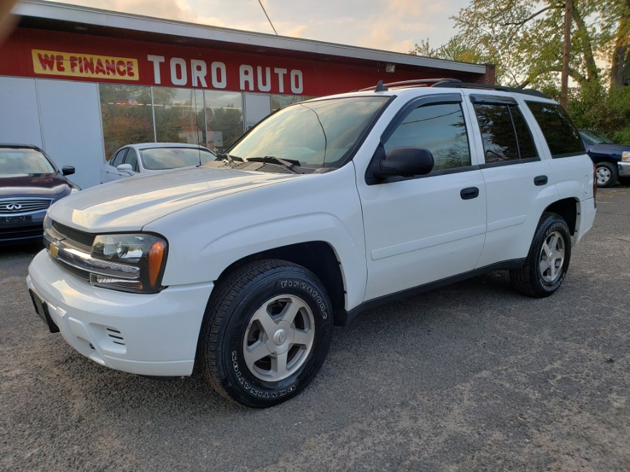 2004 Chevrolet TrailBlazer 4WD 4.2 V6 LT, available for sale in East Windsor, Connecticut | Toro Auto. East Windsor, Connecticut